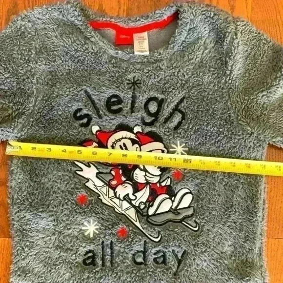 Disney Minnie Mickey Mouse Ice Skating Winter Long Sleeve Shirt Sz S - Picture 2 of 5